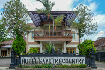 RedDoorz @ Savitri Hotel