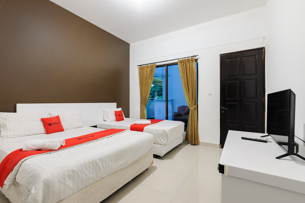 RedDoorz Family Room