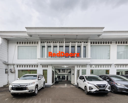 RedDoorz Syariah near Taman Air Mancur Bogor