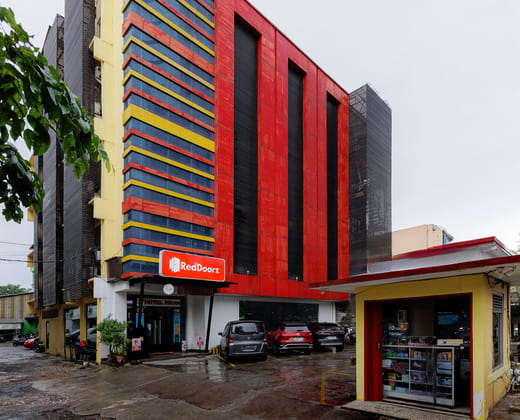 RedDoorz @ Jalan Gunung Sahari