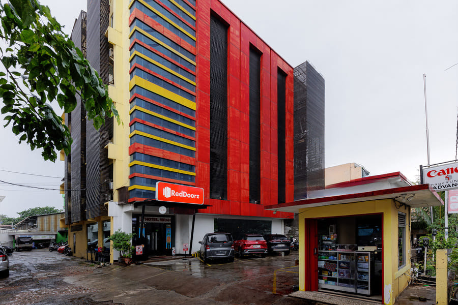 RedDoorz @ Jalan Gunung Sahari