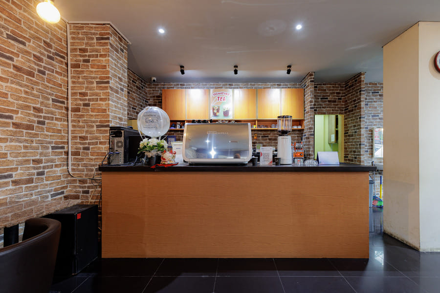 RedDoorz @ Jalan Gunung Sahari