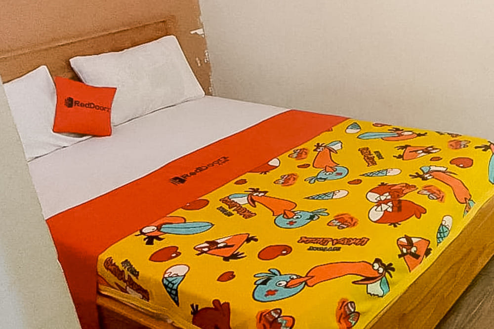RedDoorz Standard Double Room