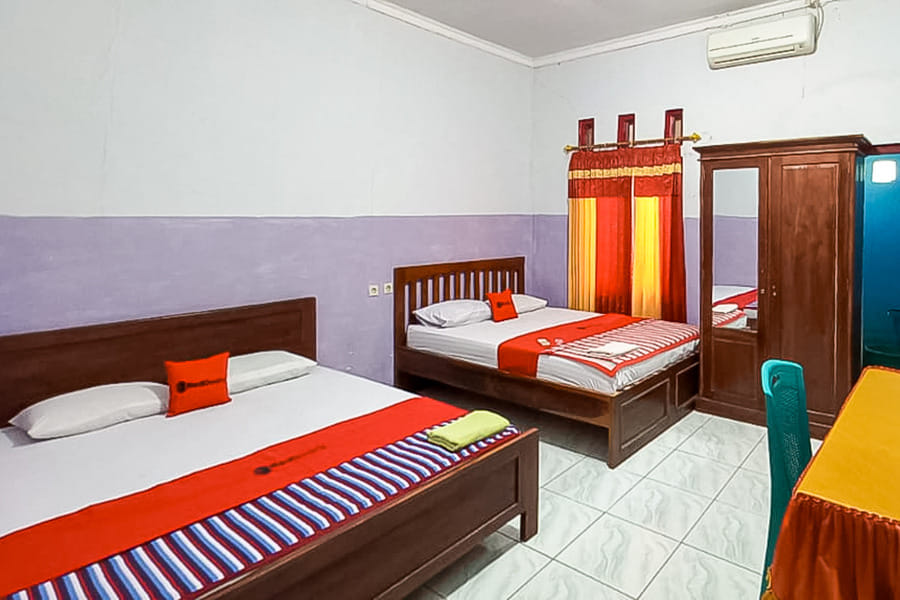 RedDoorz @ Hotel Gloria Borong