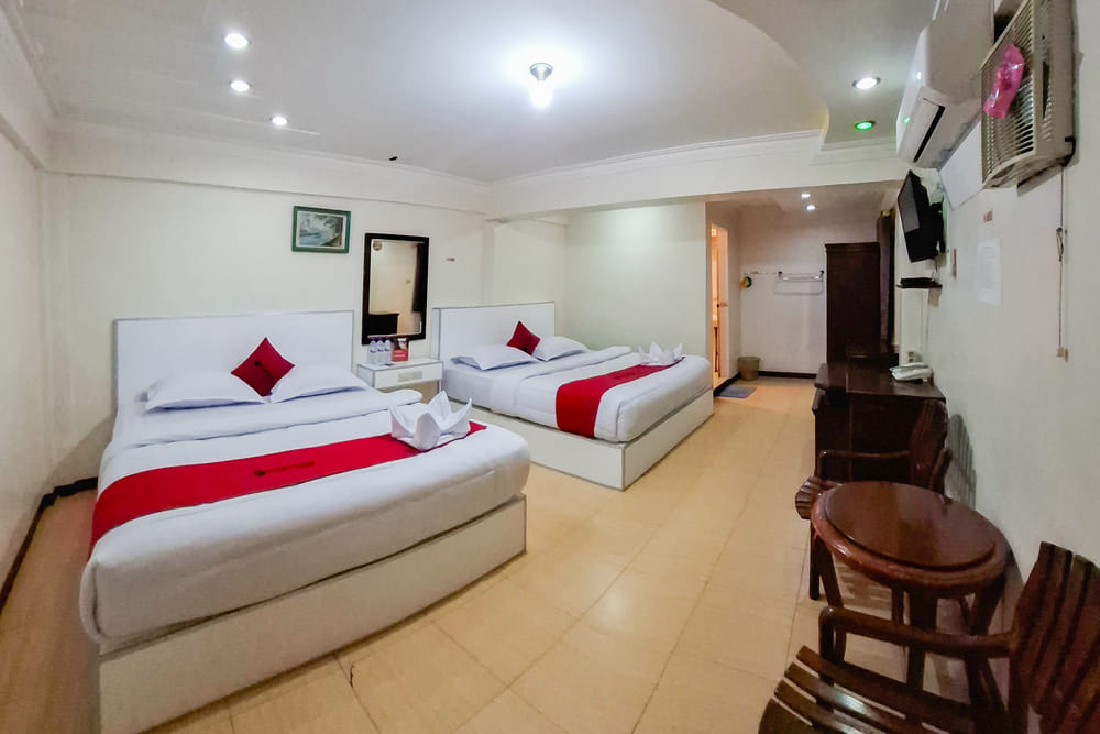 RedDoorz Family Room