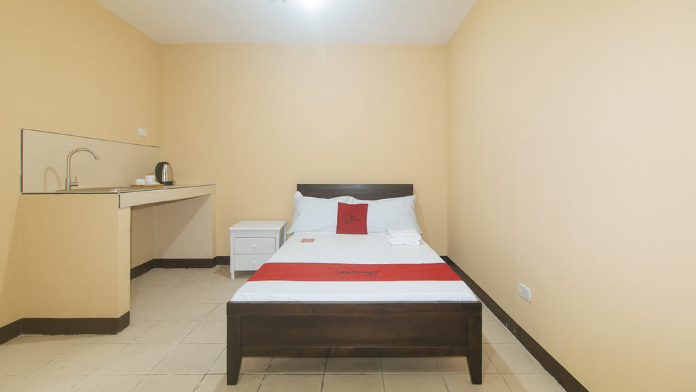 RedDoorz Standard Room