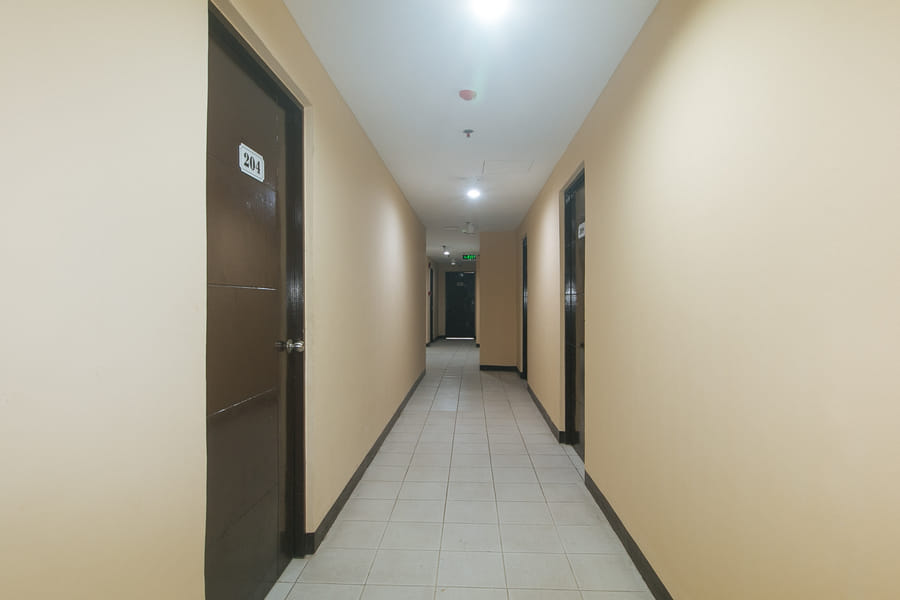 RedDoorz @ MUBG Apartelle near Baclaran Church