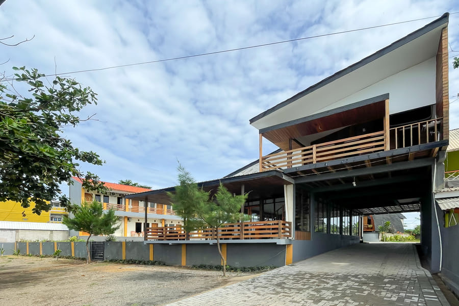 RedDoorz Plus @ Pantai Sayangheulang Garut