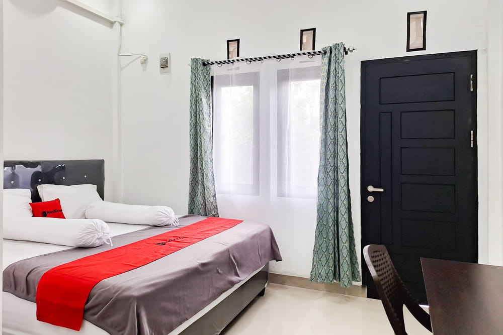 RedDoorz Room