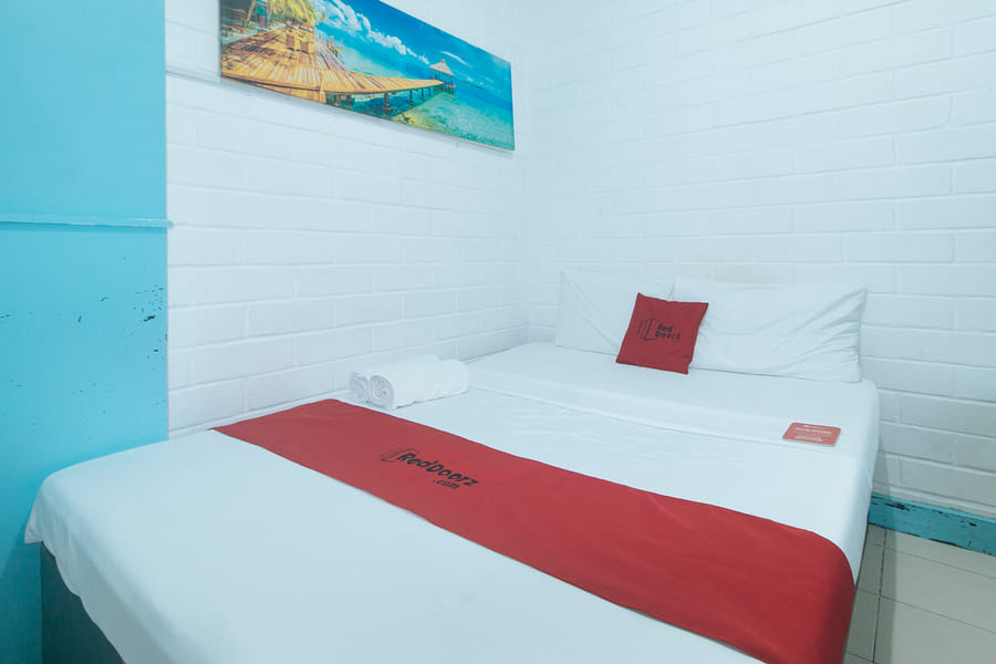 RedDoorz @ La Maria Pension And Tourist Inn