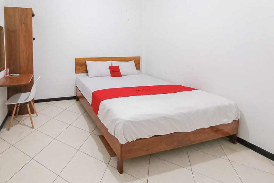 RedDoorz Syariah near Universitas Jenderal Soedirman 3