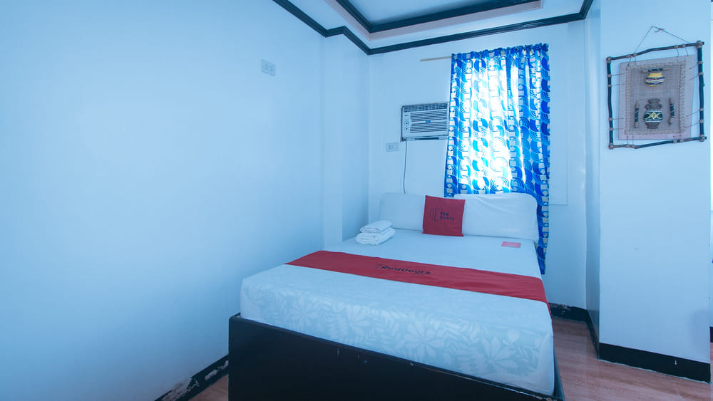 RedDoorz Standard Room