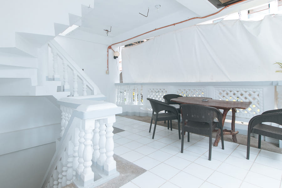 RedDoorz @ LFamili Hotel Boracay