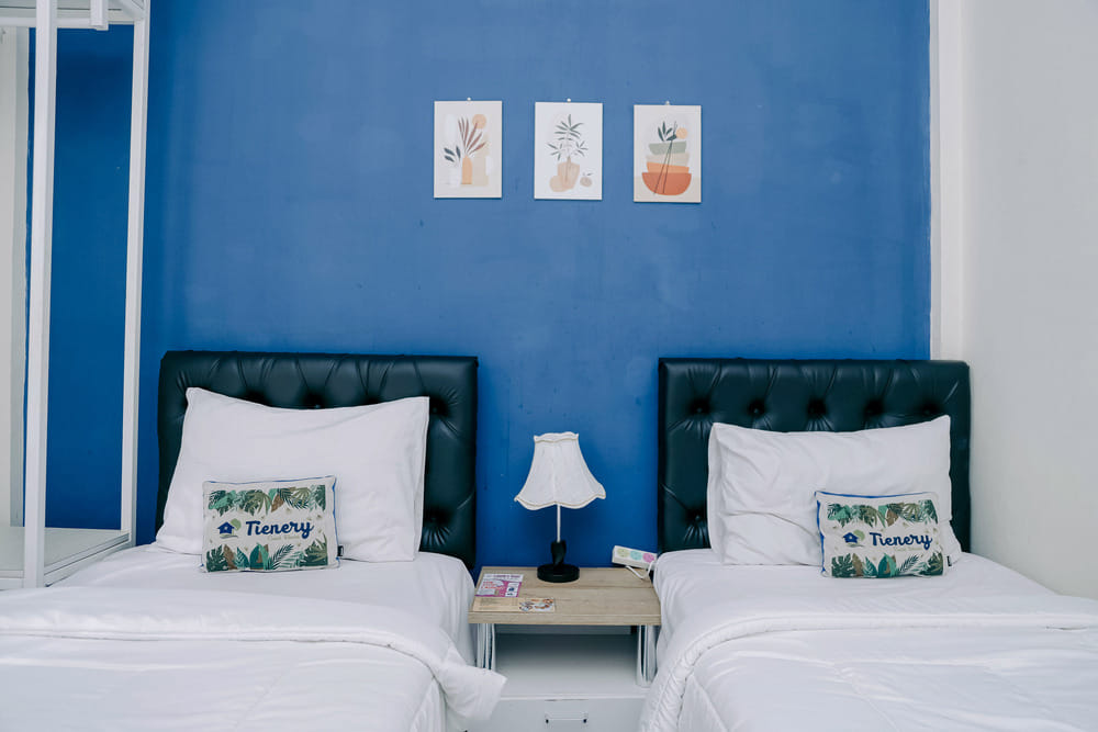 RedDoorz Twin Room