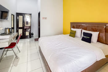 Urbanview Hotel Grand Seven One Kaur