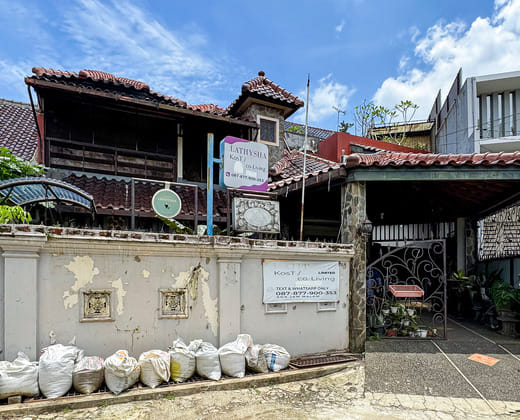 Lathysha Family Guesthouse Syariah RedPartner