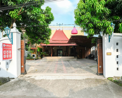RedDoorz Syariah @ Omahe Qoema 3 Yogyakarta