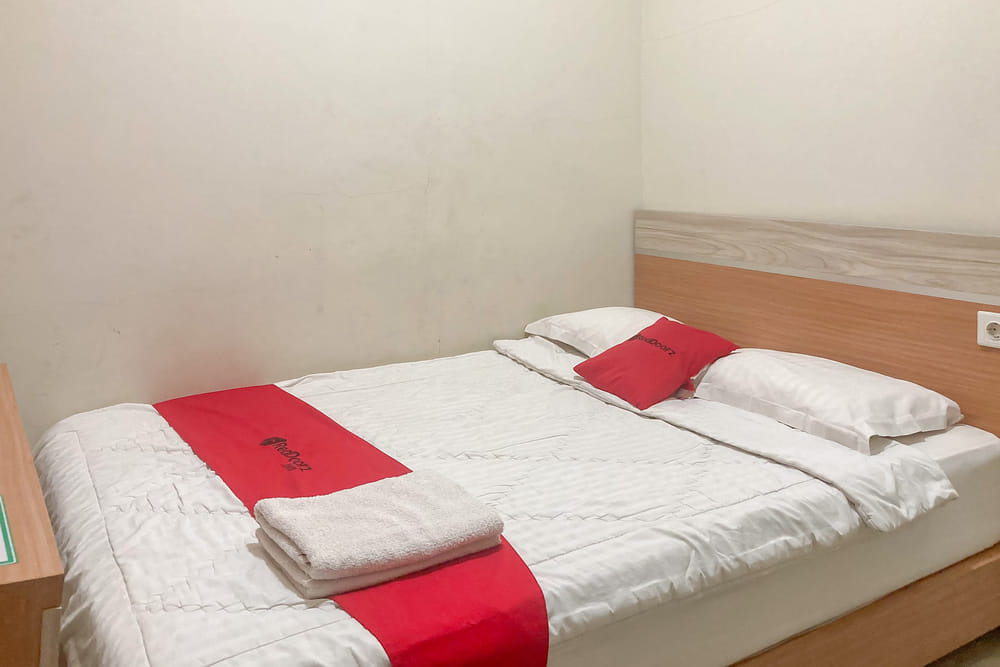 RedDoorz Room