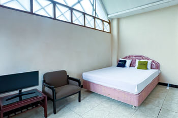 Urbanview Hotel AR Cottage Gambung