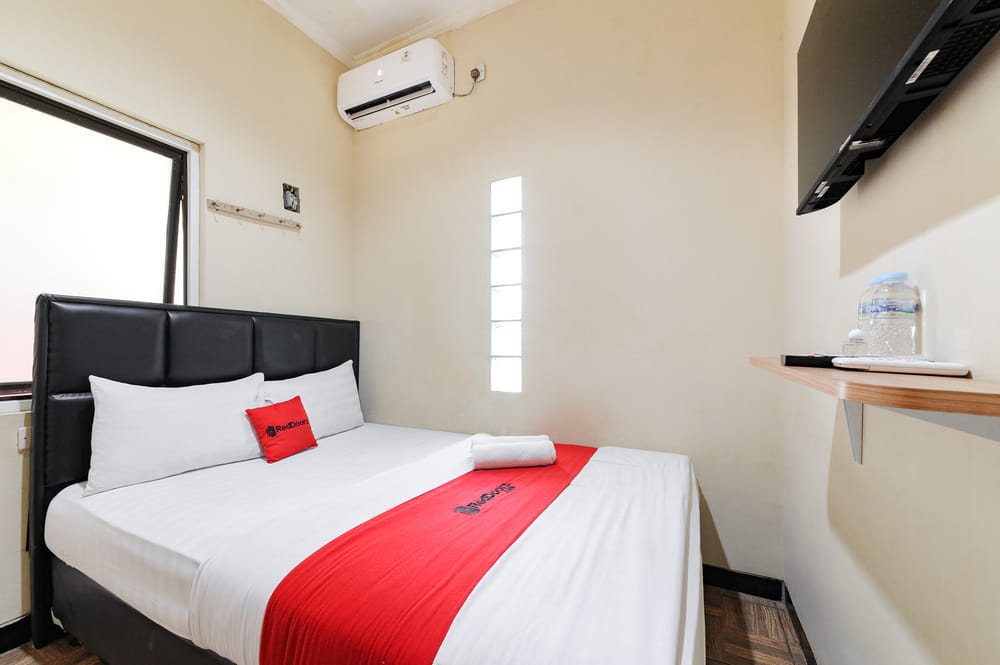 RedDoorz Room