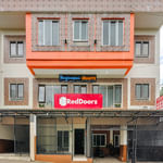 RedDoorz near The Jungle Waterpark Bogor