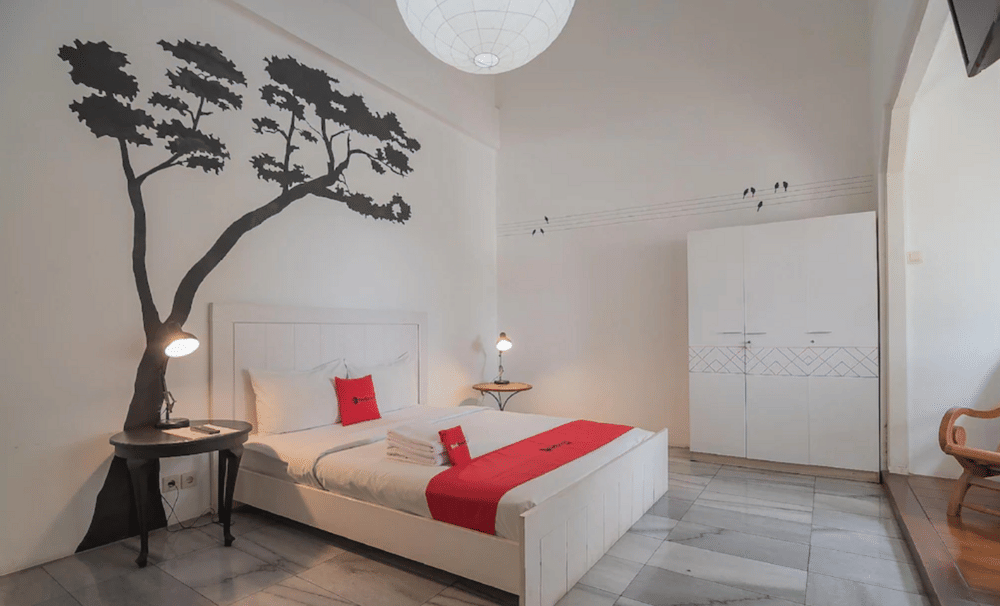 RedDoorz Deluxe Room