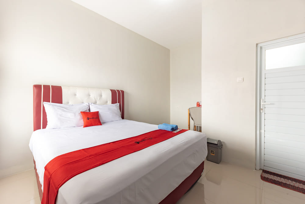 RedDoorz Room