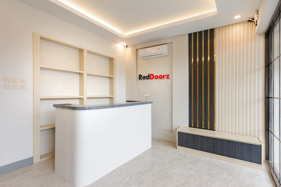 RedDoorz Plus Near Kebun Raya Bogor