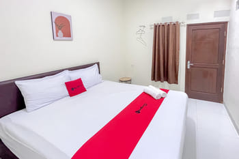 RedDoorz Syariah near AMIKOM Purwokerto