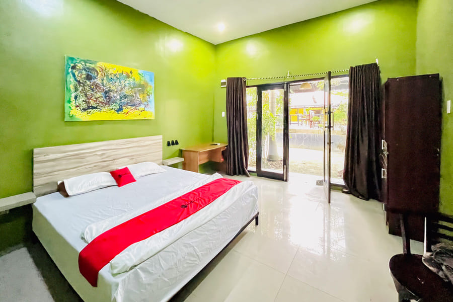 RedDoorz @ MCLOS Syariah Guest House Rantau Perapat