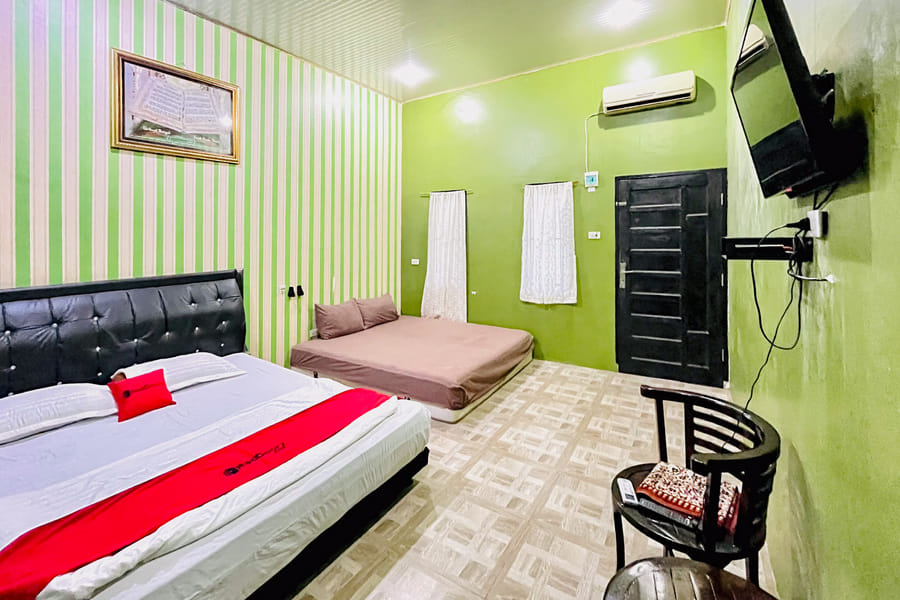 RedDoorz @ MCLOS Syariah Guest House Rantau Perapat