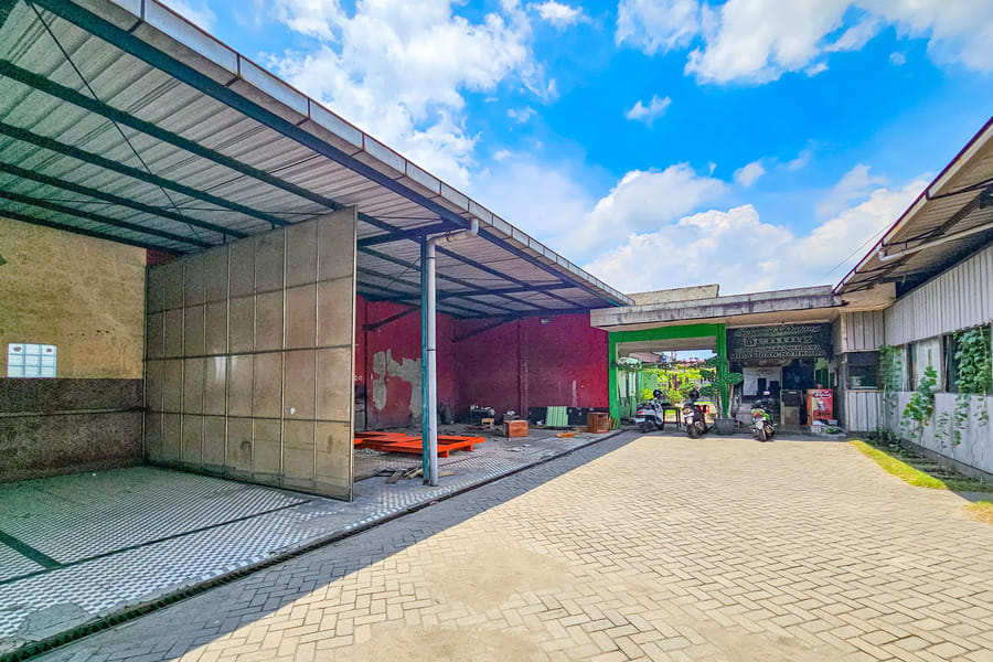 RedDoorz Syariah near Stadion Merdeka Jombang