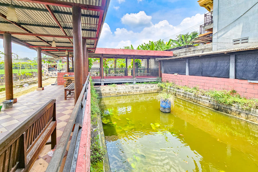 RedDoorz Syariah near Stadion Merdeka Jombang