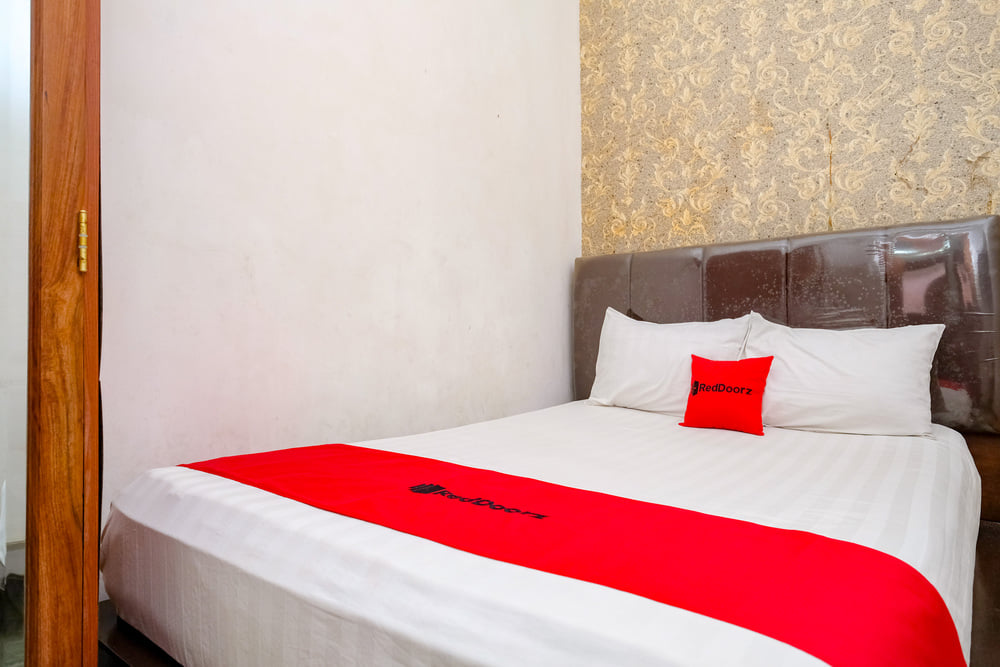 RedDoorz Deluxe Room