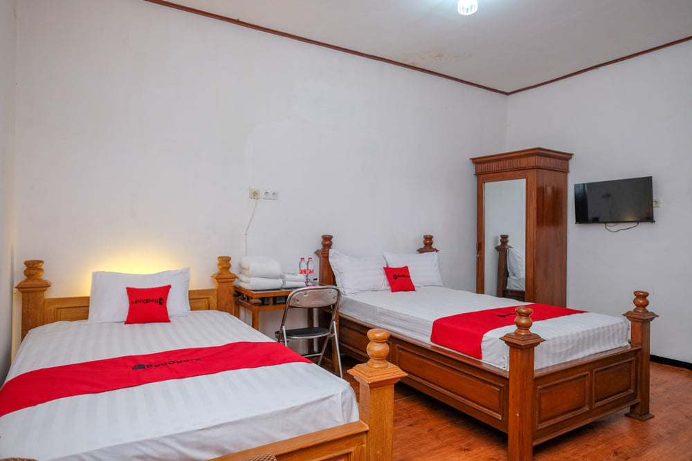 RedDoorz Family Room
