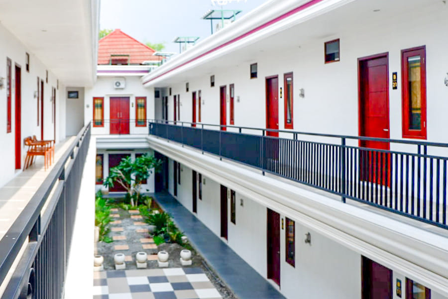 Kusuma Guest House Jombang RedPartner near Station Jombang