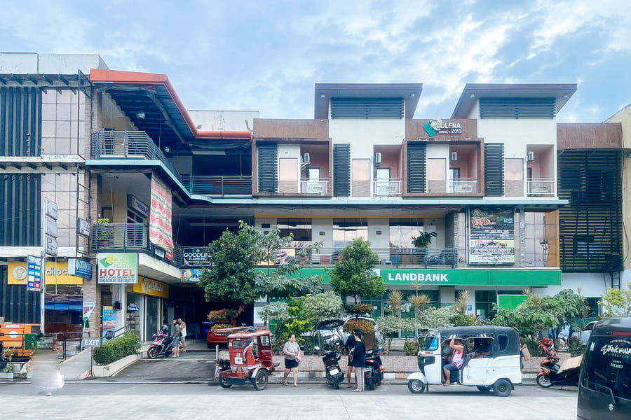 Ri Elena Plaza Hotel and Suites by RedDoorz