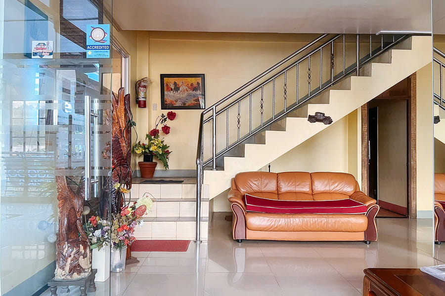 Ri Elena Plaza Hotel and Suites by RedDoorz
