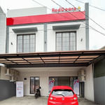 RedDoorz Plus Near Kebun Raya Bogor