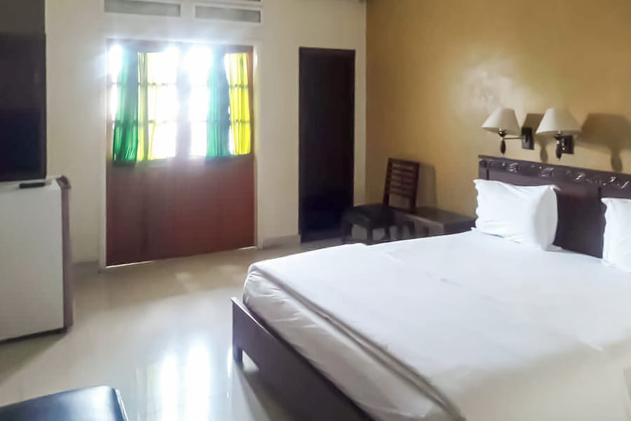 RedDoorz near Megamall Manado