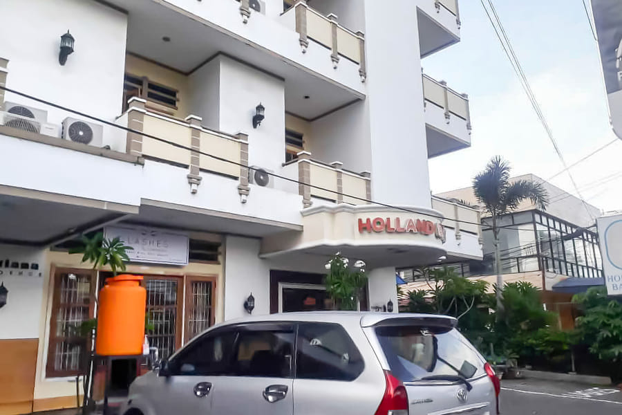 RedDoorz near Megamall Manado