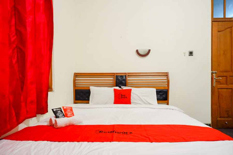 RedDoorz near Tugu Yogyakarta