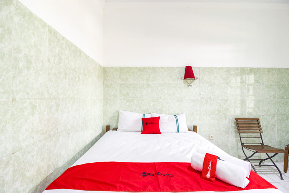 RedDoorz Room