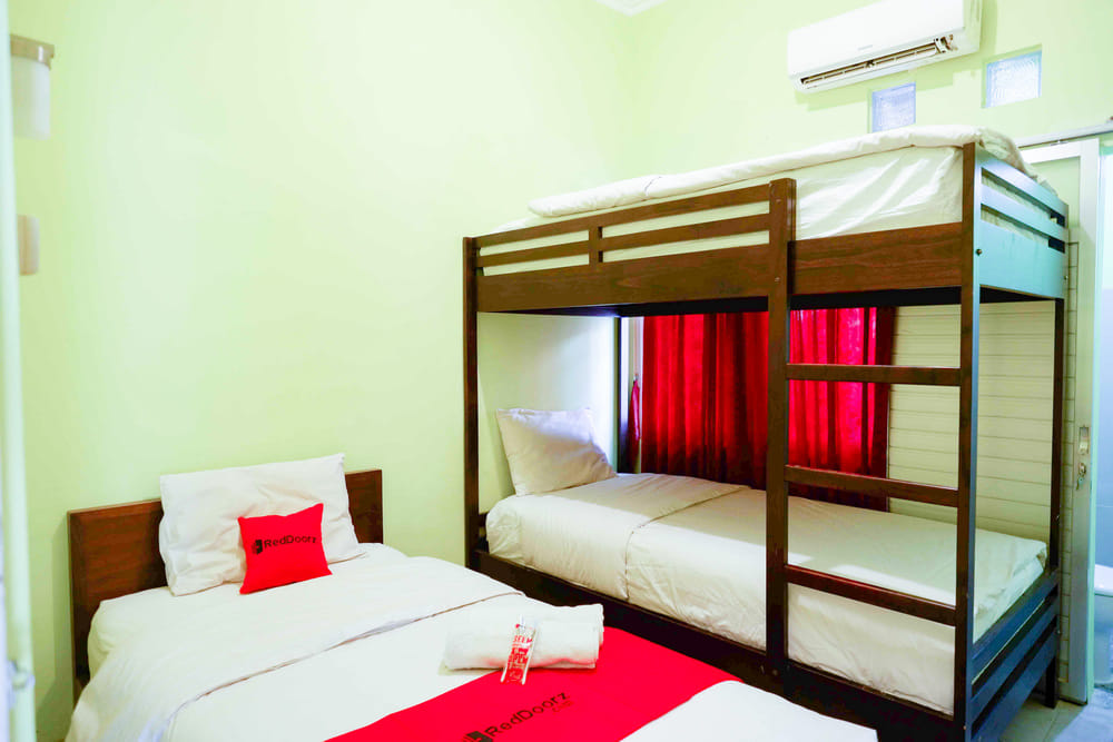 RedDoorz Suite for 6 People