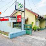 RedDoorz near Institut Pertanian Yogyakarta