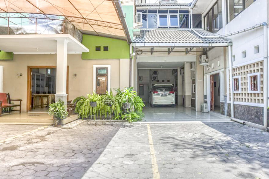 RedDoorz Syariah @ Raya Tajem Maguwo