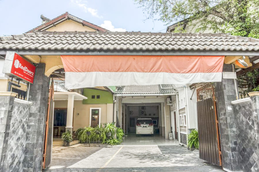 RedDoorz Syariah @ Raya Tajem Maguwo