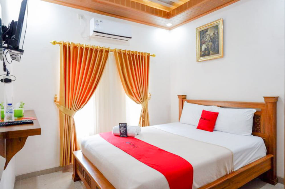 RedDoorz Deluxe Room