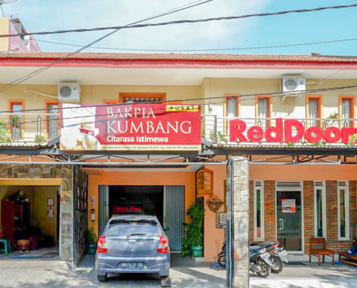 RedDoorz near XT Square 3