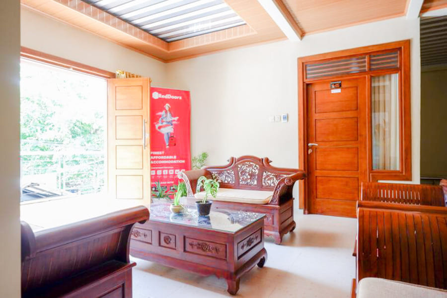 RedDoorz near XT Square 3